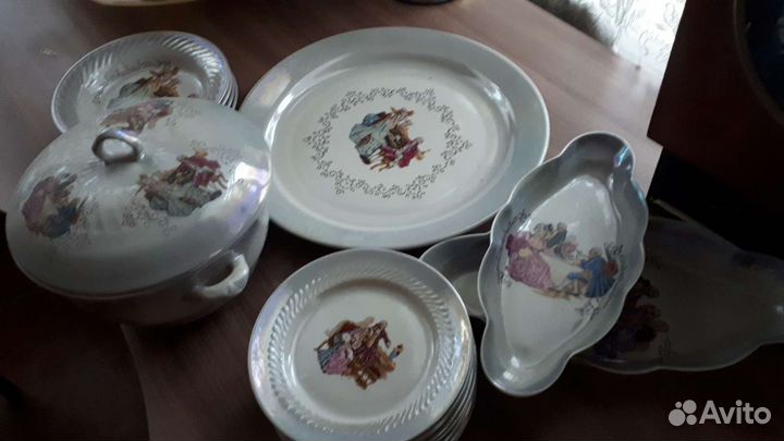 Набор столовой посуды новый