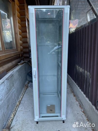 Шкаф телекоммуникационный 19 на 42 юнита