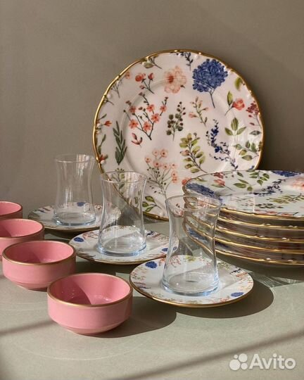 Набор столовой посуды для завтрака/листай
