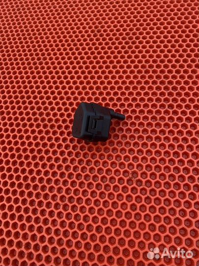 Сапун МКПП рено Mitsubishi Carisma