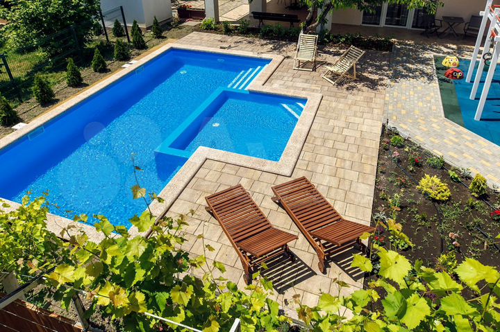 Комната 55 м², 1/3 эт.