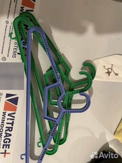 Вешалки плечики для одежды детские