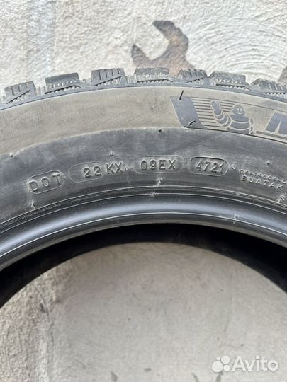 Michelin X-Ice North 4 215/60 R17