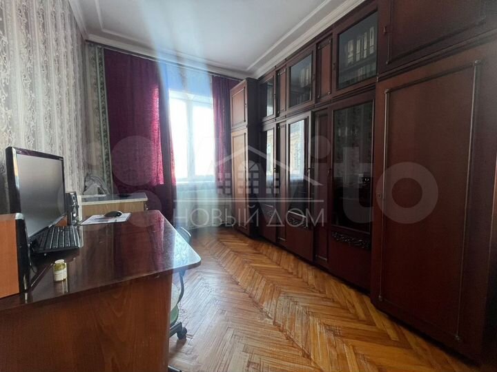 4-к. квартира, 80 м², 1/2 эт.