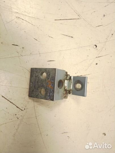 Петля двери нижняя передняя левая Peugeot 607 9D