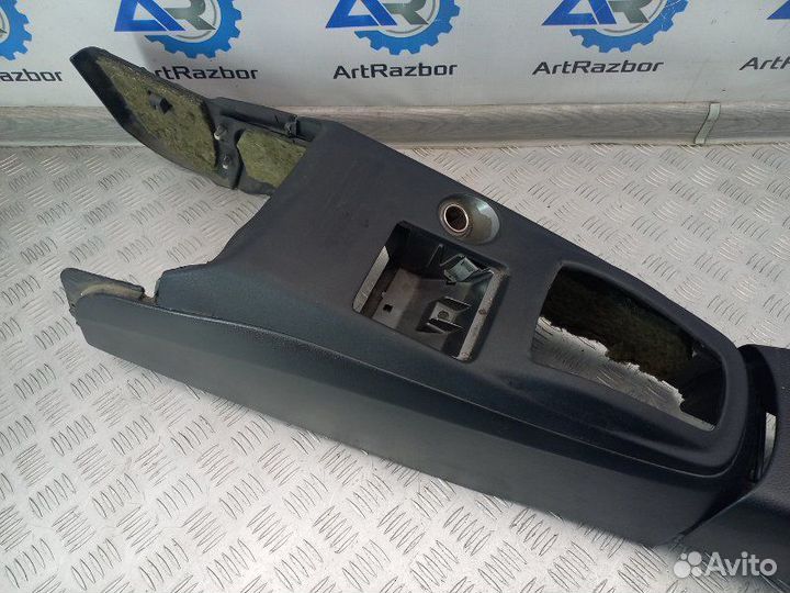 Подлокотник с консолью Mitsubishi Lancer 9 CS 4G18