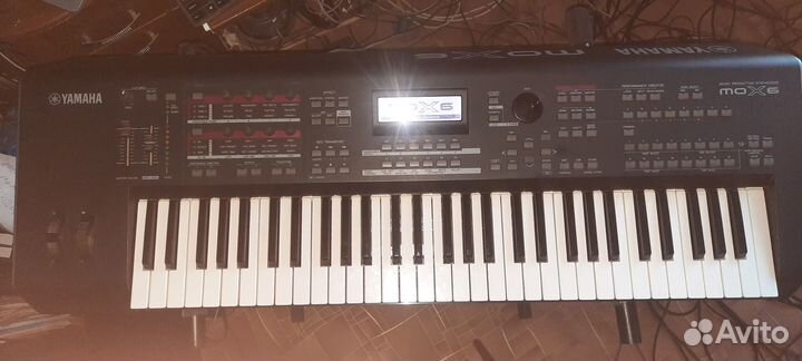 Синтезатор Yamaha MOX 6