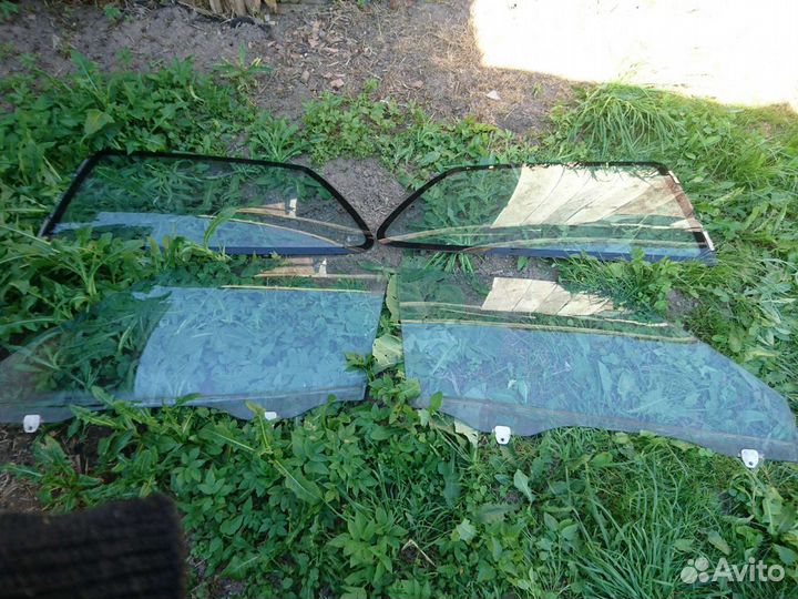 Стёкла на хонду цивик 1990. заднее одно 86г