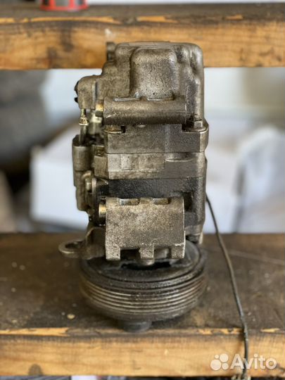 Компрессор кондиционеоа Mazda 3 2.0