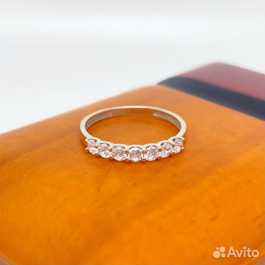 Золотое кольцо с камнями 585пр. размер: 17