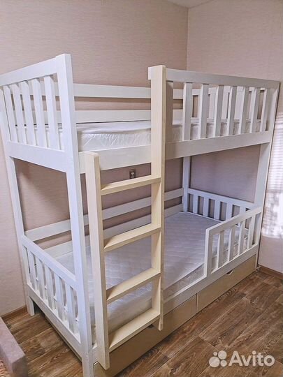 Двухъярусная кровать детская