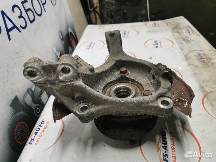 Кулак поворотный передний правый Chevrolet Captiva