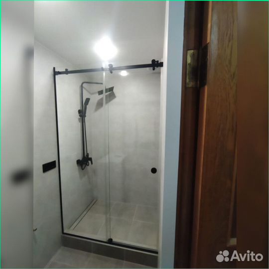 Душевое ограждение с дверью