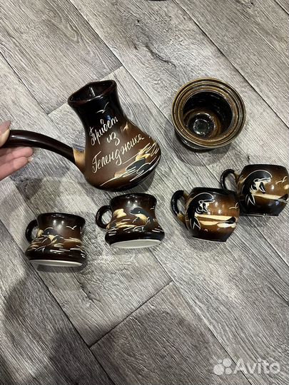 Глиняная турка с чашками