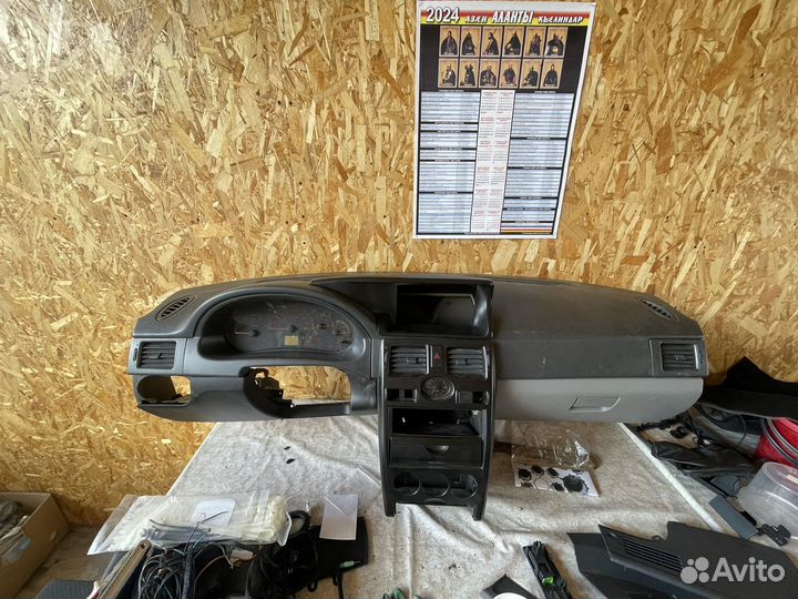 Панель торпеда priora 2