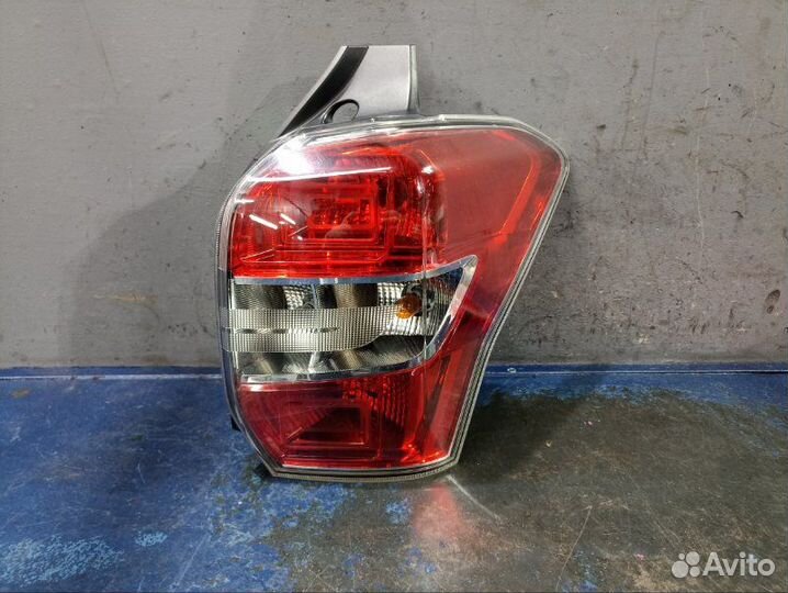 Фонарь правый Subaru Forester SJ