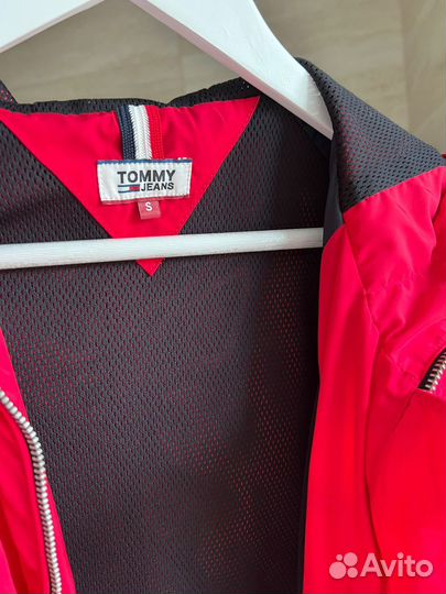 Ветровка женская tommy hilfiger