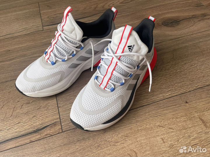 Кроссовки adidas alphabounce