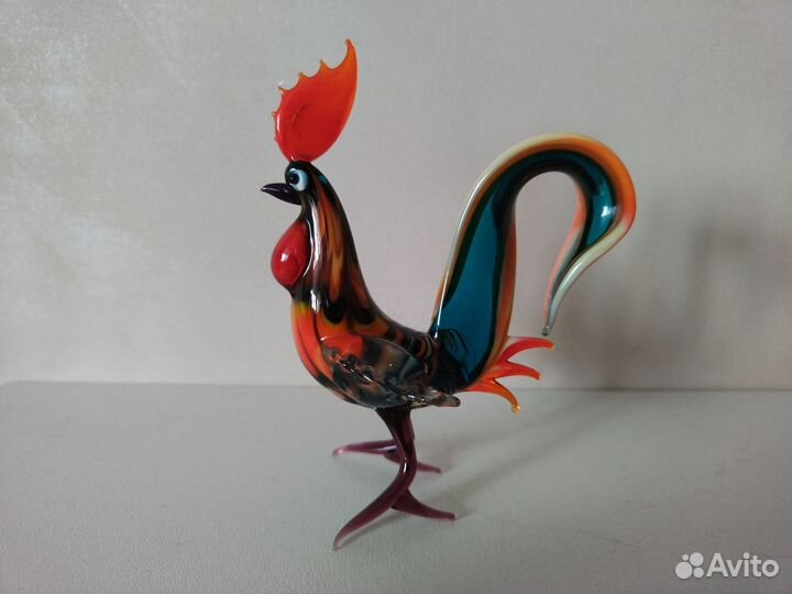 Коллекция стеклянных фигурок