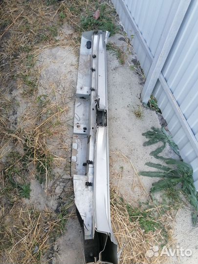 Правый порог рено меган 2