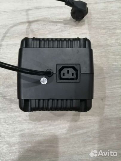 Стабилизатор напряжения