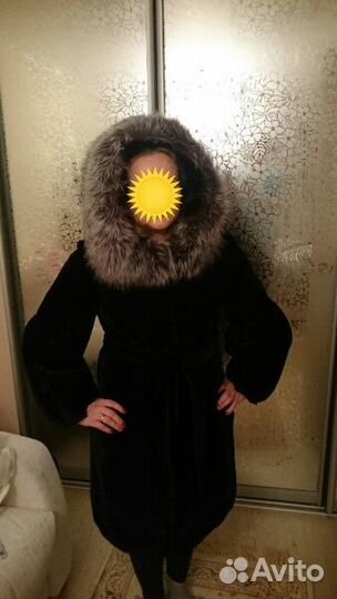 Шуба с капюшоном из мутона