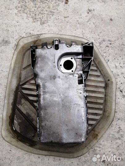 Поддон Гольф 4 1.8 турбо 038103603L