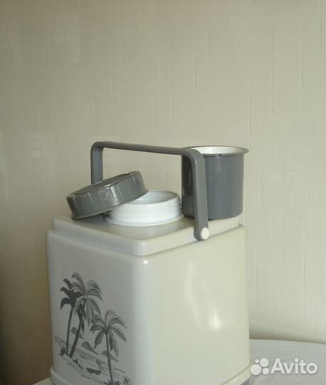 Переносной лимонадник со льдом