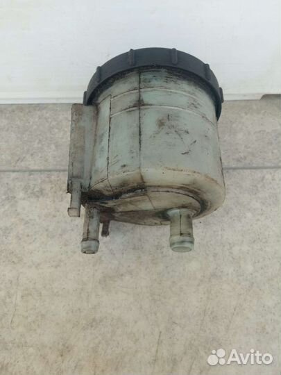 Бачок гур Volkswagen Transporter T4 701422373