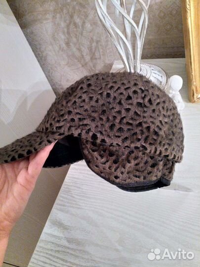 Кепка новая из искусственного меха нерпы