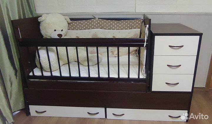 Кроватка трансформер детская с маятником и комодом