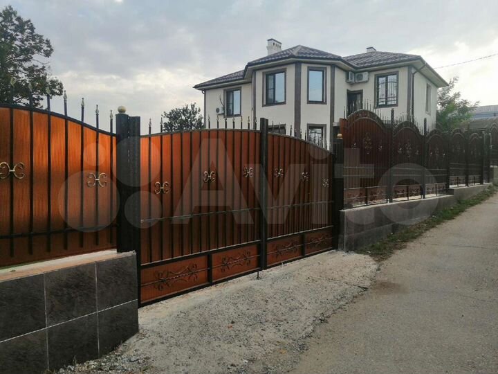 Коттедж 313 м² на участке 7,8 сот.