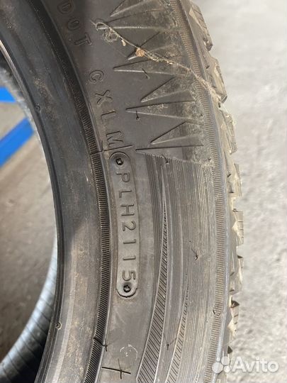 Nitto Therma Spike 215/55 R17