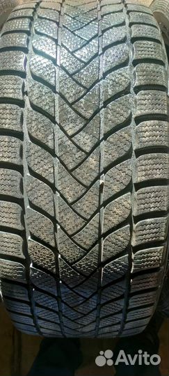 Delinte AW5 245/45 R18
