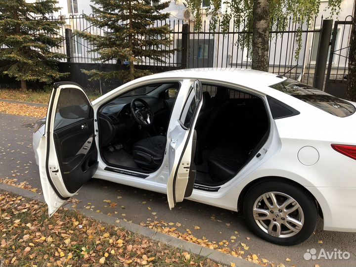 Hyundai Solaris 1.4 МТ, 2015, 210 000 км