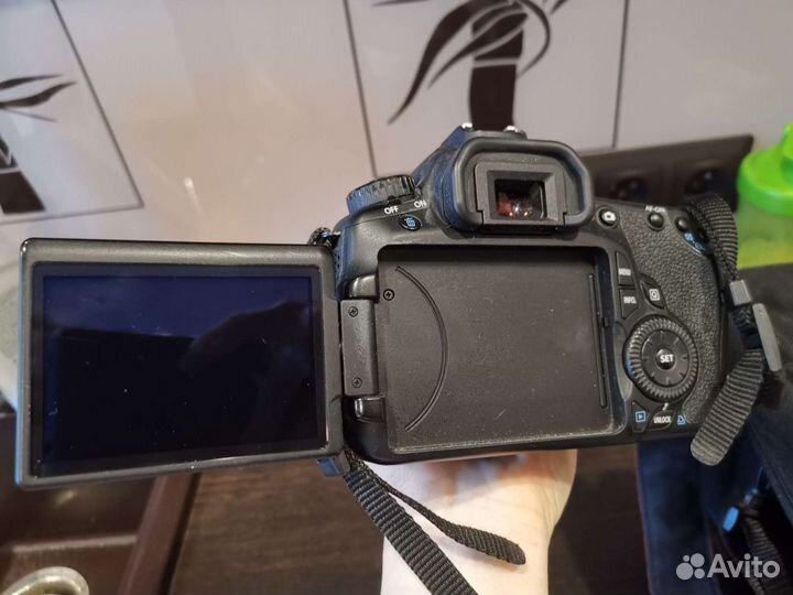 Зеркальный фотоаппарат Canon EOS 60D