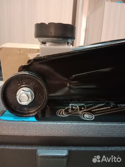 Nordberg N3202EC 2т. Подкатной домкрат