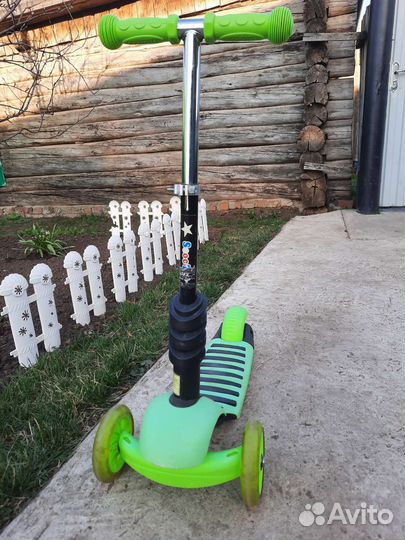 Самокат детский трехколесный