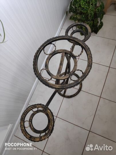 Подставка под цветы металлическая