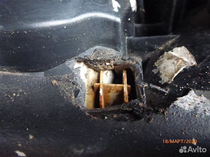 Стоп-сигнал задний Mitsubishi Legnum