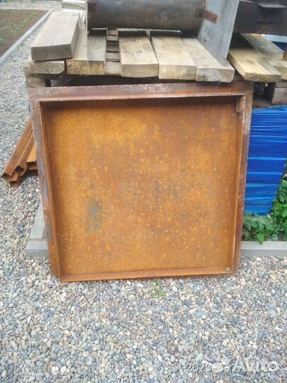 Крышка люка