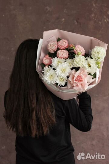 Букет с розами и хризантемами 