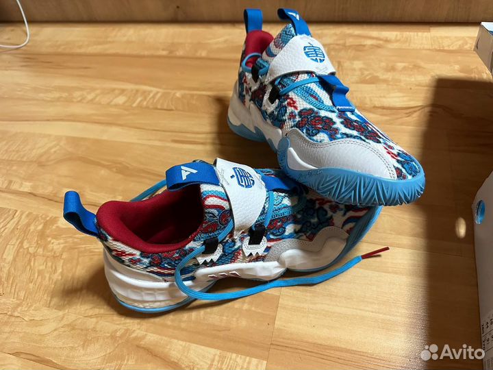 Кроссовки adidas новые