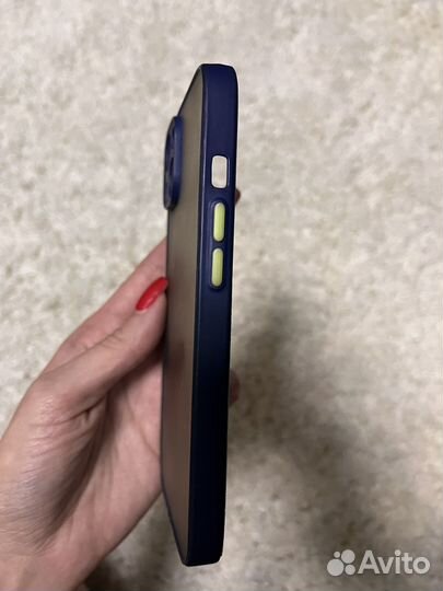 Чехлы на iPhone 13