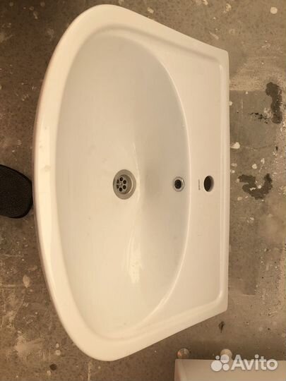 Раковина с тумбой с новостройки