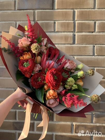 Букеты и композиции из живых цветов