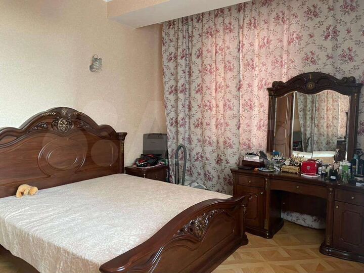2-к. квартира, 55 м², 4/10 эт.