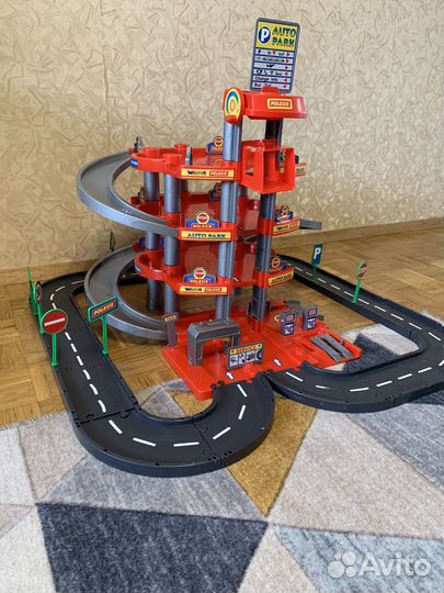 Трек детский гараж