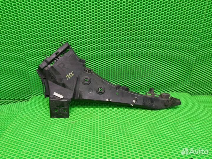 Кронштейн бампера передний правый Audi Q7 S Line