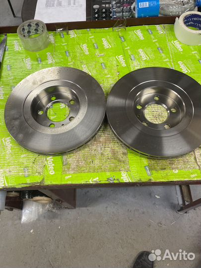 Диск тормозной Volkswagen Audi. DF2804